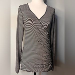 Lululemon Striped Top Black/Pale Pink w/ Lots of Style!!